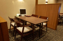 スーモカウンター 丸の内店の様子【半個室で担当者と相談】