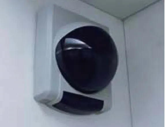 参考写真（エレベーター内広角防犯カメラ）