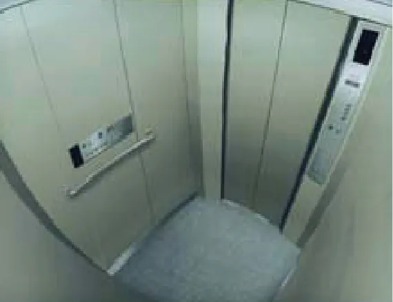 参考写真（エレベーター内モニター）