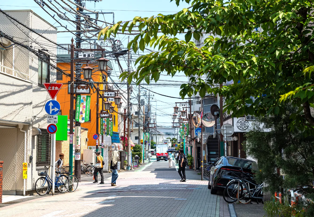 草加駅前一番通り（徒歩1分／約70m）